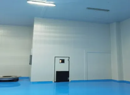 Vista interior de cámara de congelación con paneles SmartPanel